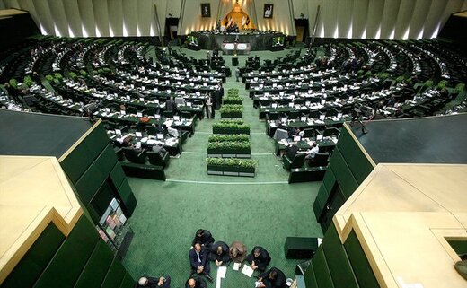 پیشنهاد آقای نماینده از تریبون مجلس: برای قطع زنجیره کرونا مثل چین برخورد نظامی کنیم /نمیشود شل کن سفت کن کرد /آذوقه مردم را به درب منازل ببریم پیشنهاد آقای نماینده از تریبون مجلس: برای قطع زنجیره کرونا مثل چین برخورد نظامی کنیم /نمیشود شل کن سفت کن کرد /آذوقه مردم را به درب منازل ببریم