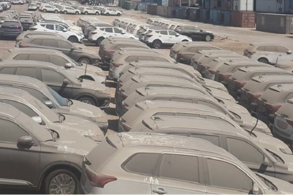 اتمام مهلت ترخیص خودروهای مانده در گمرک