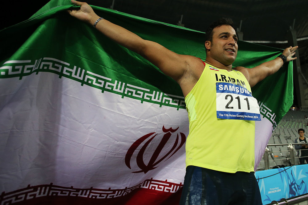 احسان حدادی:با کسی پدرکشتگی نداریم