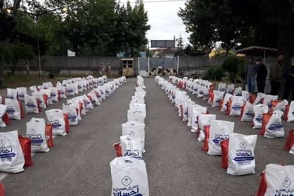 تهیه و توزیع  ۴۵ هزار بسته کمک مؤمنانه برای آسیب دیدگان از کرونا