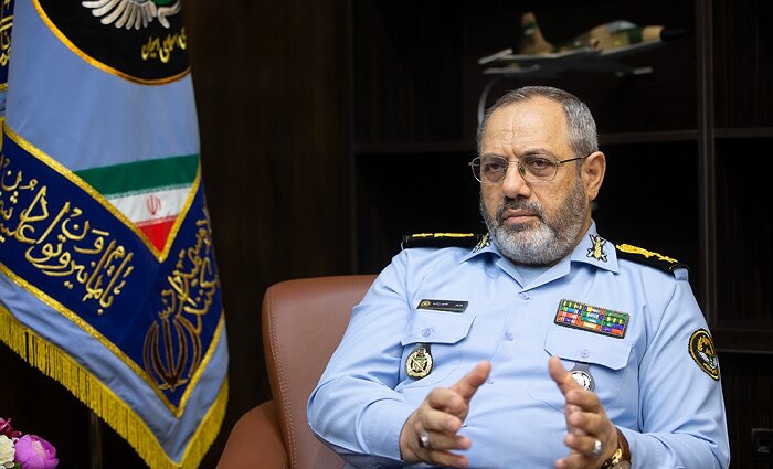 حضور سرزده فرمانده کل ارتش در دانشگاه آجا