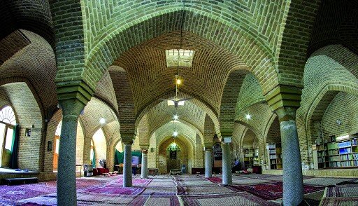 روزنامه اطلاعات:عده ای از مدافعان  بازگشایی مساجد ، بدنبال تسویه حساب سیاسی هستند