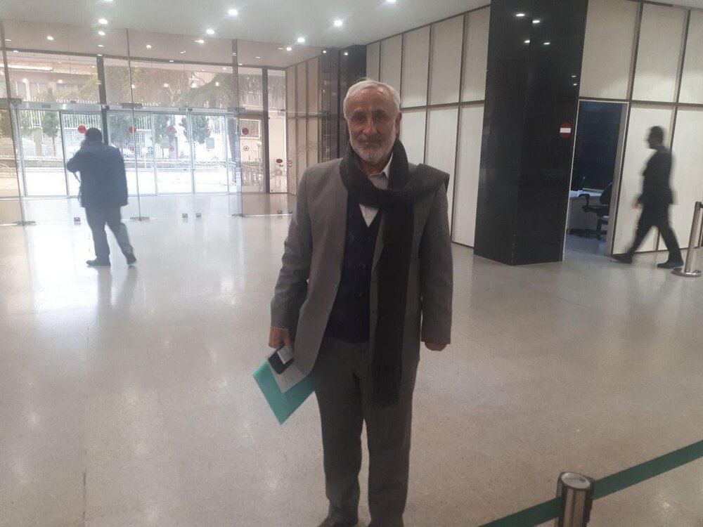 شیفتگانِ نشستن بر صندلی لاریجانی رودروی هم قرار گرفتند /پدرخواندهها چه کسانی هستند؟/افشاگری یاران قالیباف در توئیتر شیفتگانِ نشستن بر صندلی لاریجانی رودروی هم قرار گرفتند /پدرخواندهها چه کسانی هستند؟/افشاگری یاران قالیباف در توئیتر