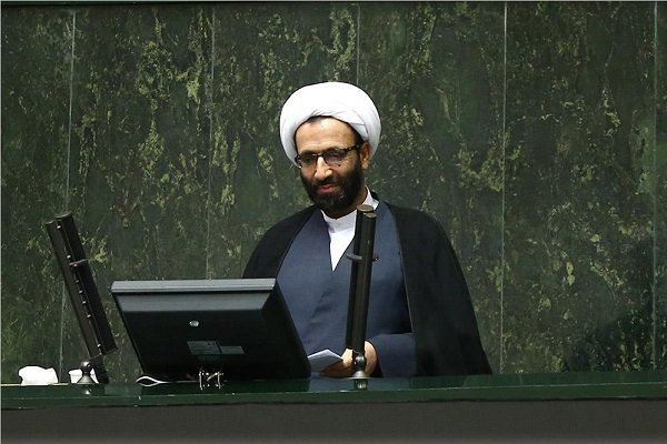 قیمت لوازم خانگی گران شده است/ دولت به فکر جوانان باشد