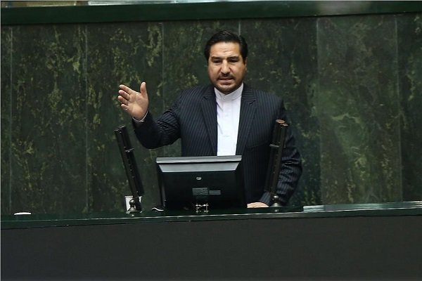 قیمت‌ها سرسام آور است/ دولت به فکر جوانان باشد