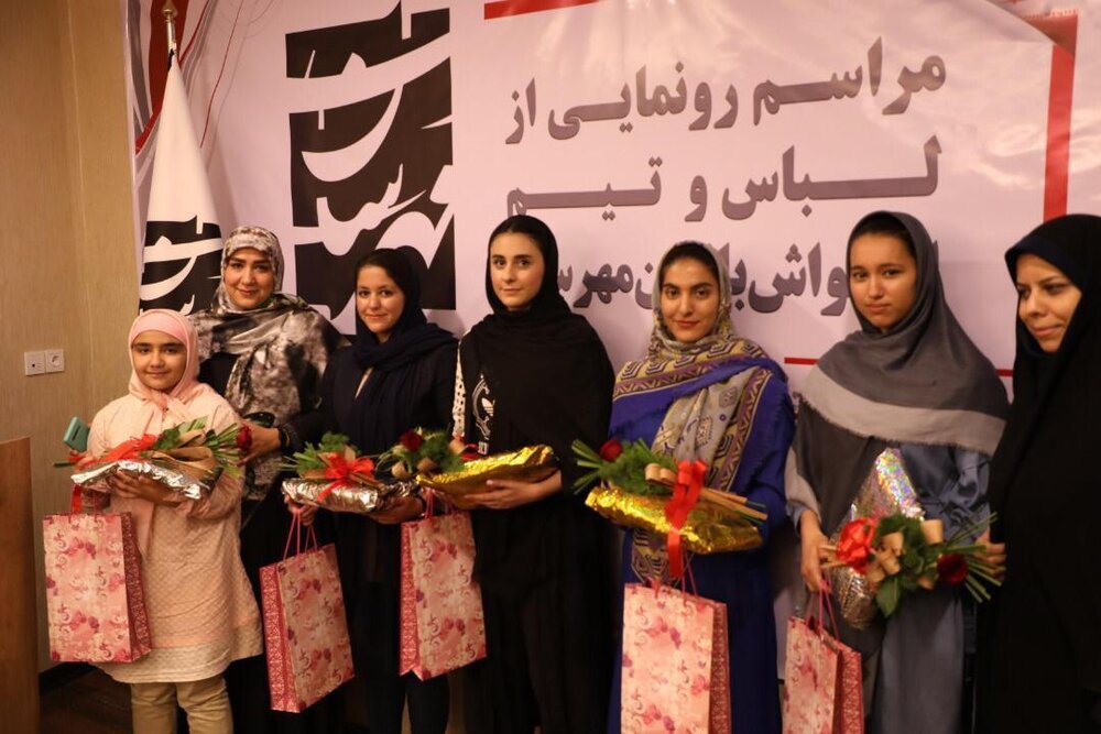 مراسم رونمایی از لباس تیم اسکواش بانوان مراسم رونمایی از لباس تیم اسکواش بانوان