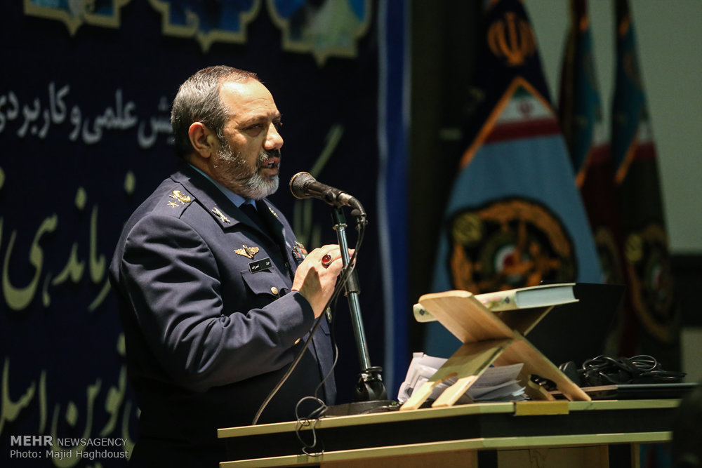 گردان‌های پروازی «نهاجا» مرکزی برای آموزش خلبانان انقلابی است