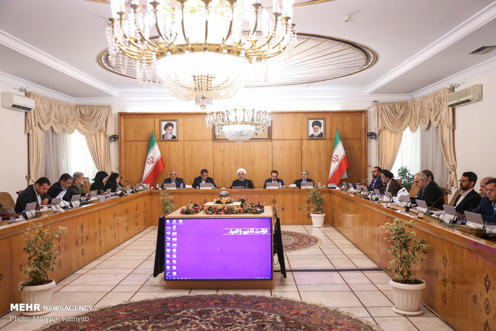 گزارش وزیربهداشت ازتوانمندی دستگاه‌هادر تولیدلوازم مقابله باکرونا