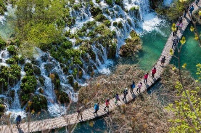 آغاز طرح برخورد با تورهای گردشگری غیر مجاز در خراسان رضوی