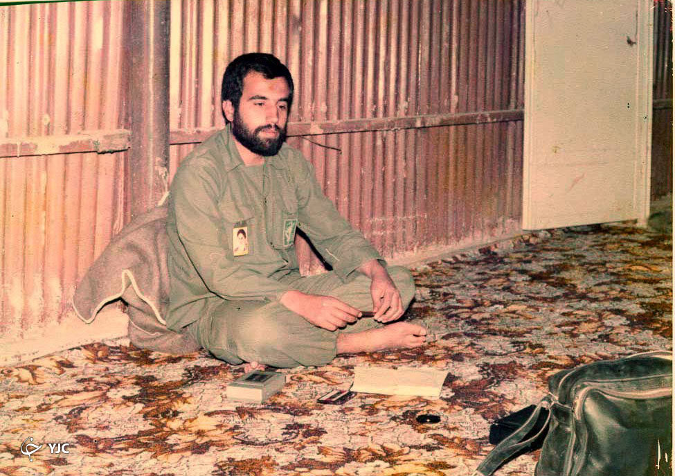 این سردار عالی رتبه سپاه و فرمانده سرّی‌ترین قرارگاه نظامی ایران برای صدام بسیار ارزش داشت /ماجرای علاقه علی هاشمی به تیم استقلال +عکس