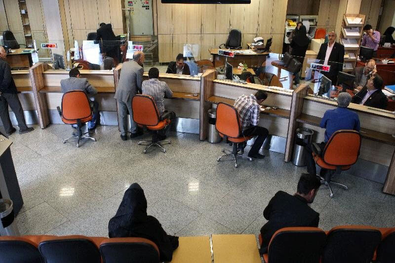 برداشت بیشتر از یک قسط از حساب دارندگان وام قرض الحسنه خطای بانکی است برداشت بیشتر از یک قسط از حساب دارندگان وام قرض الحسنه خطای بانکی است