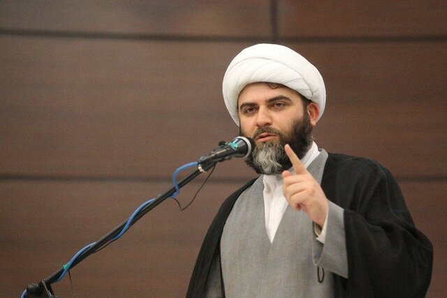 بی‌اعتنایی به فرهنگ عادی شده است