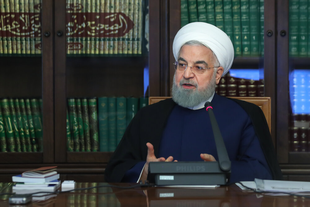 روحانی: حاشیهپردازیها، دولت را از مسیر خدمت به مردم دور نمیکند روحانی: حاشیهپردازیها، دولت را از مسیر خدمت به مردم دور نمیکند