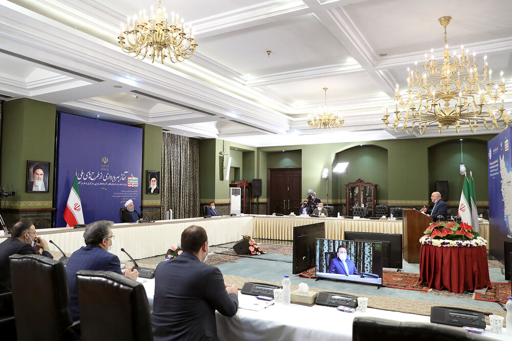 روحانی: در شرایط خطر برای تنگه هرمز، بازهم می توانیم نفت صادر کنیم روحانی: در شرایط خطر برای تنگه هرمز، بازهم می توانیم نفت صادر کنیم