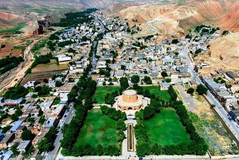 زمین مسطح برای احداث کتابخانه در کلات وجود ندارد