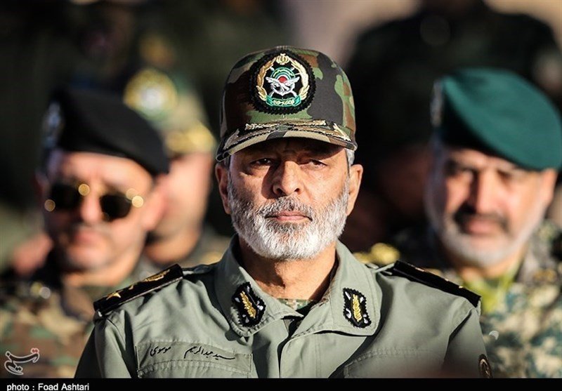 فرمانده کل ارتش: ده‌ها موشک در راه است تا هر تهدیدی را منهدم کنیم
