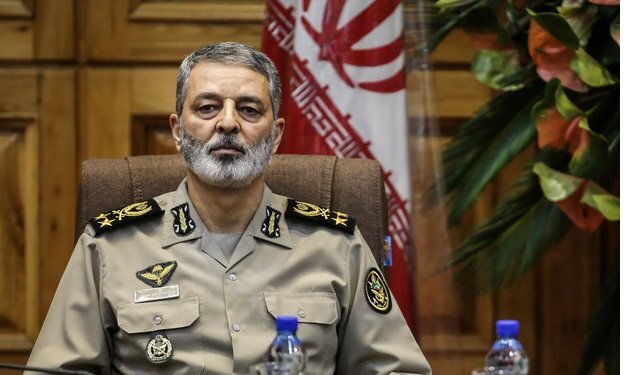 فرمانده کل ارتش: هر دشمنی منافع ملی ما را تهدید کند،منافعش را تهدید خواهیم کرد/سیاست ارتش نه پیرگرایی است نه جوانگرایی فرمانده کل ارتش: هر دشمنی منافع ملی ما را تهدید کند،منافعش را تهدید خواهیم کرد/سیاست ارتش نه پیرگرایی است نه جوانگرایی