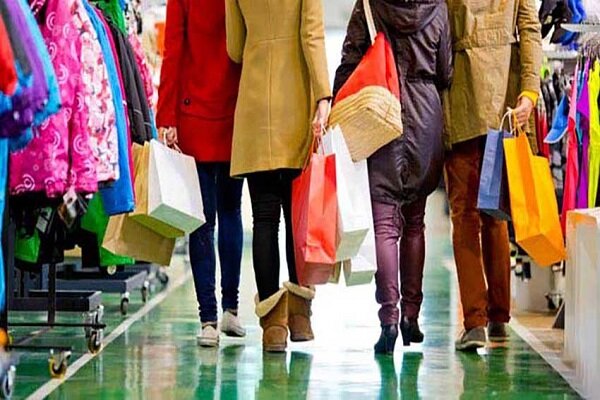 مقابل واردات پوشاک بایستید/باید فکری به حال تامین مواد اولیه کرد