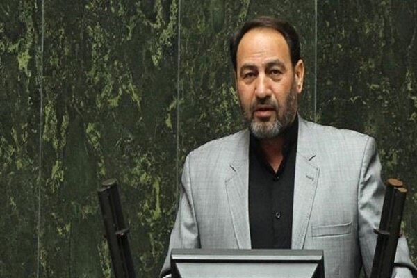 همه تقصیرها را به گردن تحریم‌ها نیندازیم