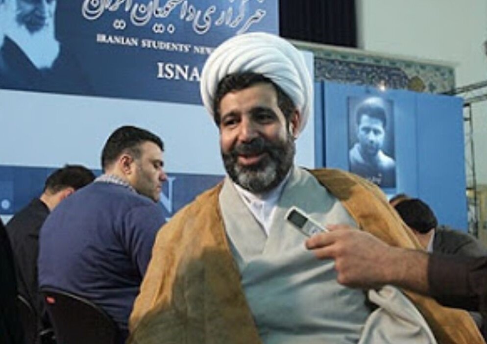 چه کسانی متهم به قتل قاضی منصوری هستند؟ /در پرونده قاضی فراری فقط فساد ۵۰۰ هزار یورویی مطرح است؟ چه کسانی متهم به قتل قاضی منصوری هستند؟ /در پرونده قاضی فراری فقط فساد ۵۰۰ هزار یورویی مطرح است؟