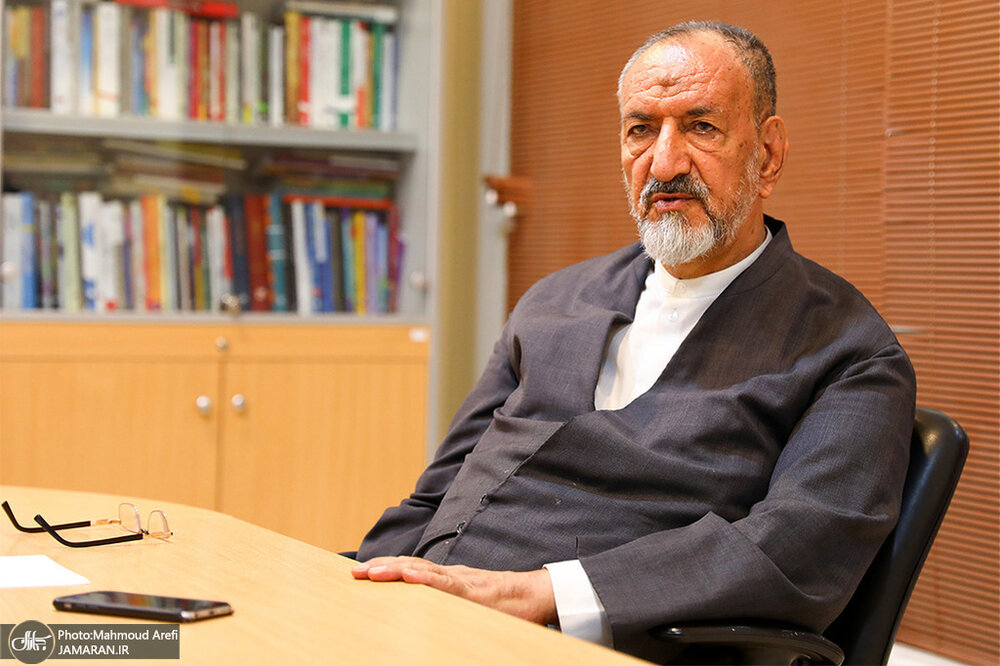 این سید عزیز، نماد اخلاق مداری در این عصر بی اخلاقی است این سید عزیز، نماد اخلاق مداری در این عصر بی اخلاقی است