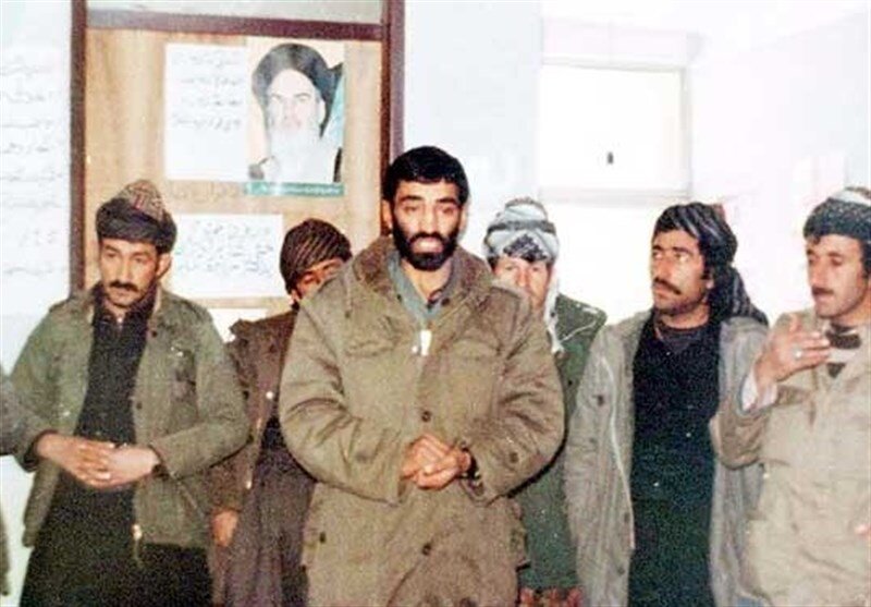 حاج احمد متوسلیان؛ فرماندهای فراموش نشدنی و مردمدار حاج احمد متوسلیان؛ فرماندهای فراموش نشدنی و مردمدار