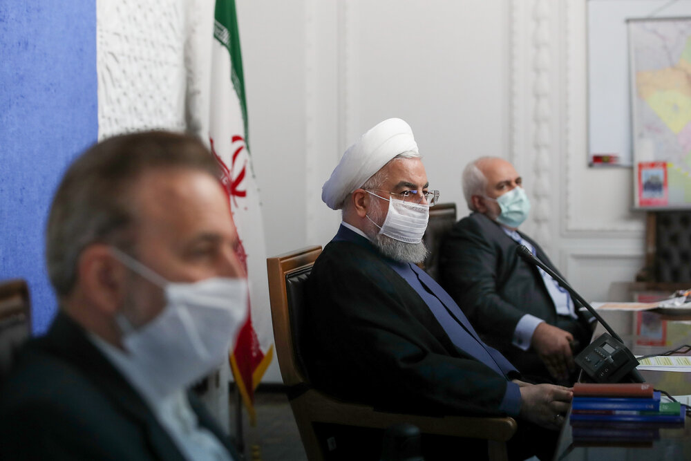 روحانی: تنوع صادرات کالاهای غیرنفتی آسیبپذیری اقتصاد را کاهش میدهد روحانی: تنوع صادرات کالاهای غیرنفتی آسیبپذیری اقتصاد را کاهش میدهد