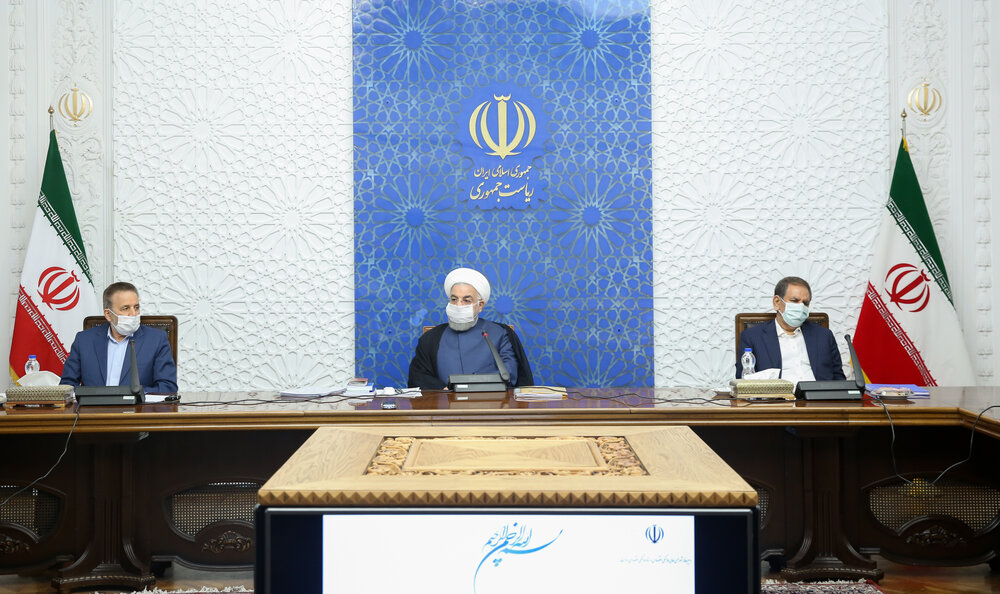 روحانی: دولت با نگرش واقع‌بینانه، برای حل مشکلات کشور تلاش می‌کند