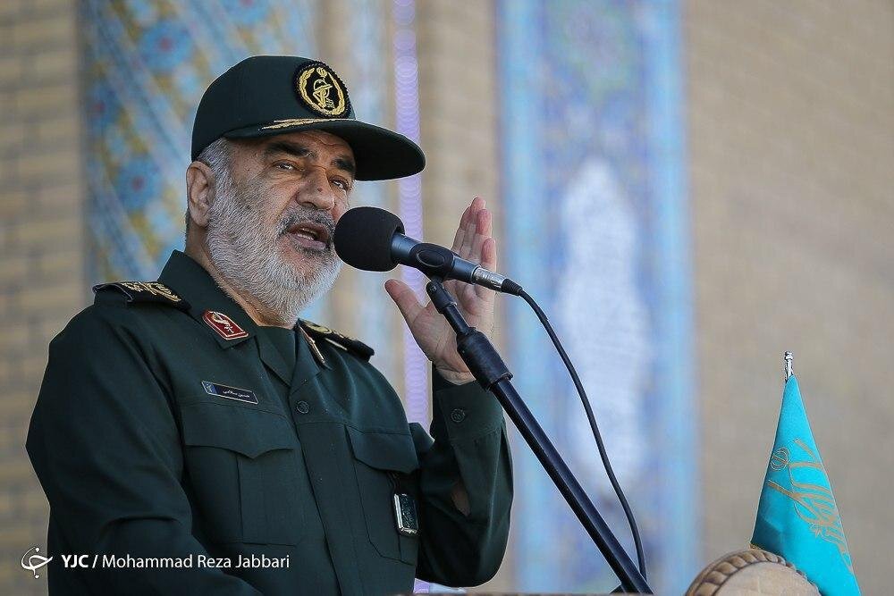فرمانده کل سپاه: در ورای مرزها آرایشهای خطرناک میبینیم اما ...