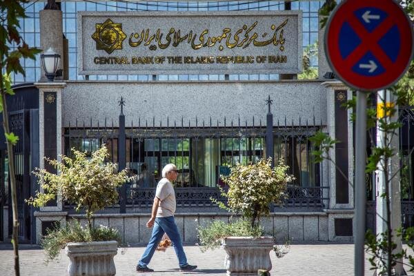 پاسکاری واردکنندگان بین دستگاه‌های دولتی