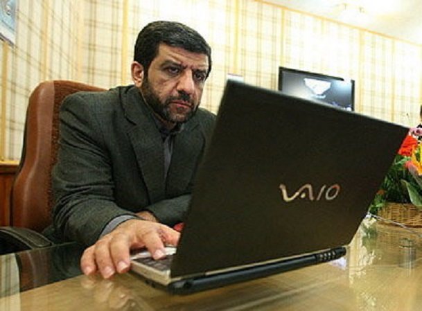 چشم امید ضرغامی به خیابان پاستور