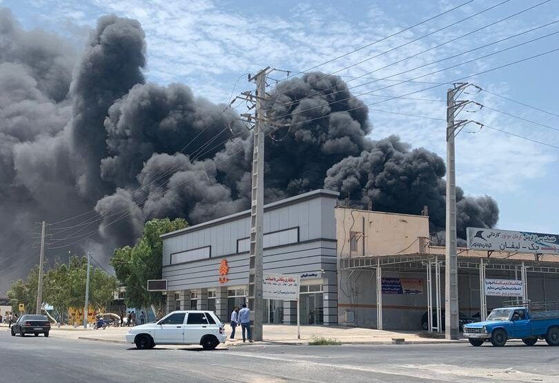 کارخانه لنج‌سازی در بوشهر اسیر آتش