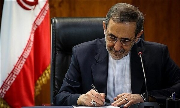 کلمه ویژه و خاصی که نخست وزیر عراق برای رهبر انقلاب استفاده کرد /روایت ولایتی از پیام دیدار مهم الکاظمی با رهبر انقلاب