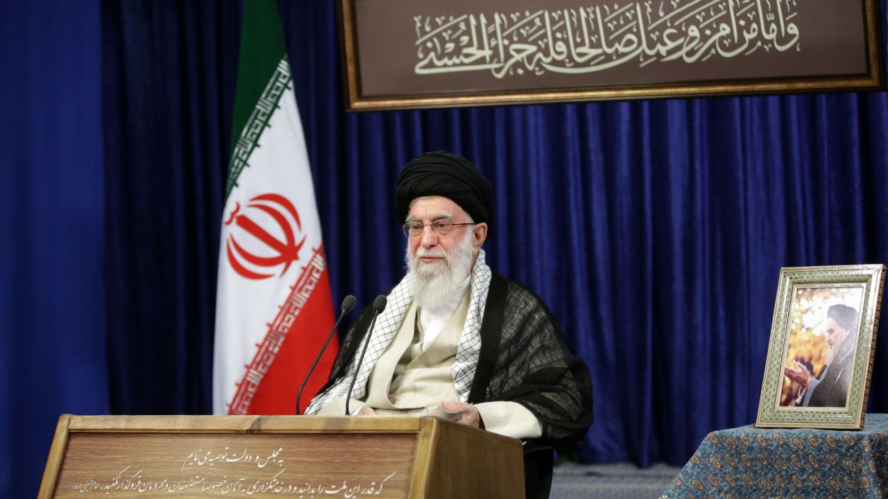 ابلاغ سلام رهبری به کارکنان پدافند هوایی ارتش