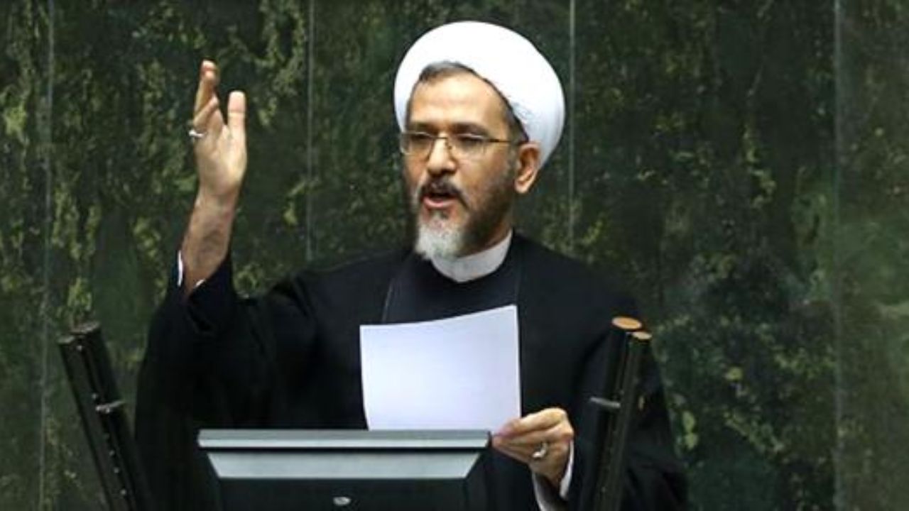 ایام عاشورا را سیاسی نکنیم