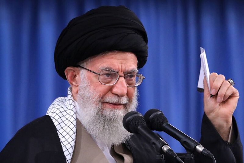 برای اولین بار بیانات رهبر انقلاب در آستانه محرم ۱۳۸۰ منتشر شد برای اولین بار بیانات رهبر انقلاب در آستانه محرم ۱۳۸۰ منتشر شد