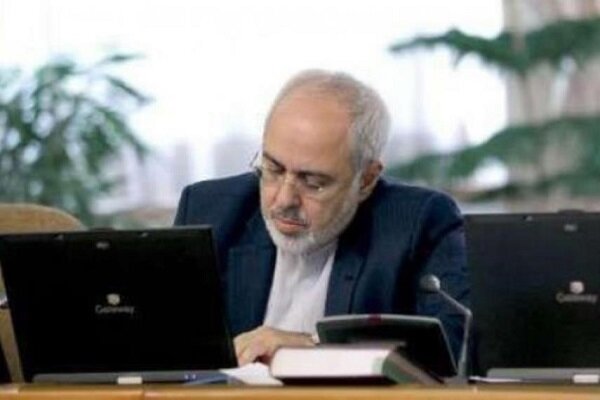توئیت ظریف درباره تلاش آمریکا برای بازگشت تحریم ها
