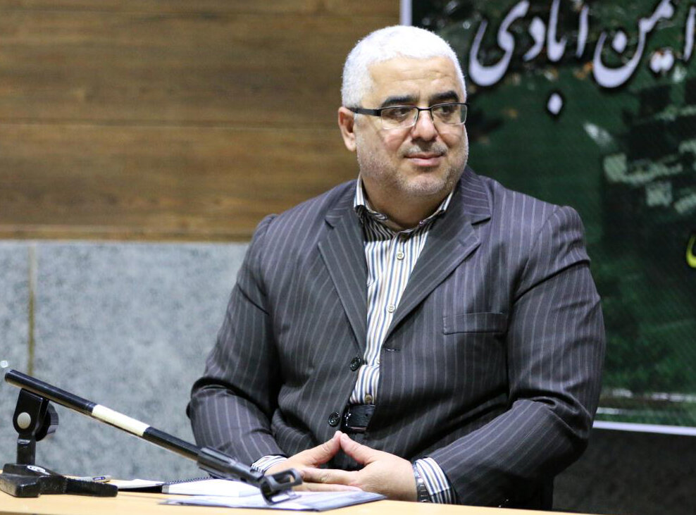 رئیس جمهوری داشتیم که با نفت ۱۲۵ دلاری در استادیومها میچرخید و پول پخش میکرد رئیس جمهوری داشتیم که با نفت ۱۲۵ دلاری در استادیومها میچرخید و پول پخش میکرد