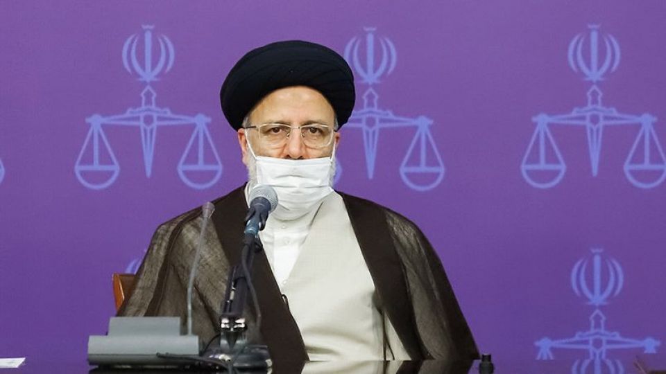 رئیسی: کسانی که در تروریسم اقتصادی عرصه را بر زندگی مردم تنگ می‌کنند، باید مورد مواخذه قرار گیرند