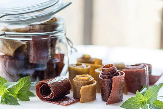طرز تهیه لواشک خانگی با میوه های تابستانی طرز تهیه لواشک خانگی با میوه های تابستانی