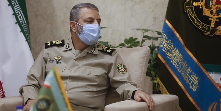 فرمانده کل ارتش در دیدار با آزادگان: ما امانتداران کسانی هستیم که از جان و مال خود را برای حفظ نظام گذشتند فرمانده کل ارتش در دیدار با آزادگان: ما امانتداران کسانی هستیم که از جان و مال خود را برای حفظ نظام گذشتند