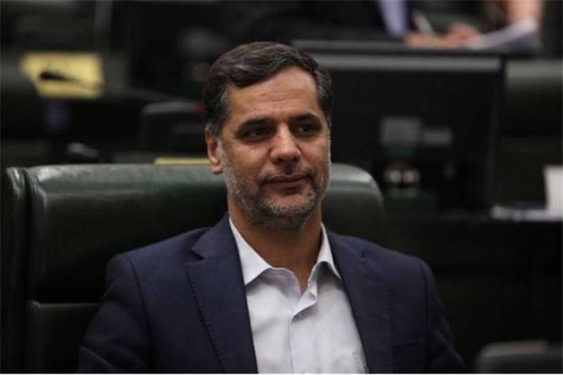 منتقد روحانی به نمایندگان جدید: وارد فاز تقابل با دولت نشوید / نباید حرکت دولت با وقفه روبرو شود منتقد روحانی به نمایندگان جدید: وارد فاز تقابل با دولت نشوید / نباید حرکت دولت با وقفه روبرو شود