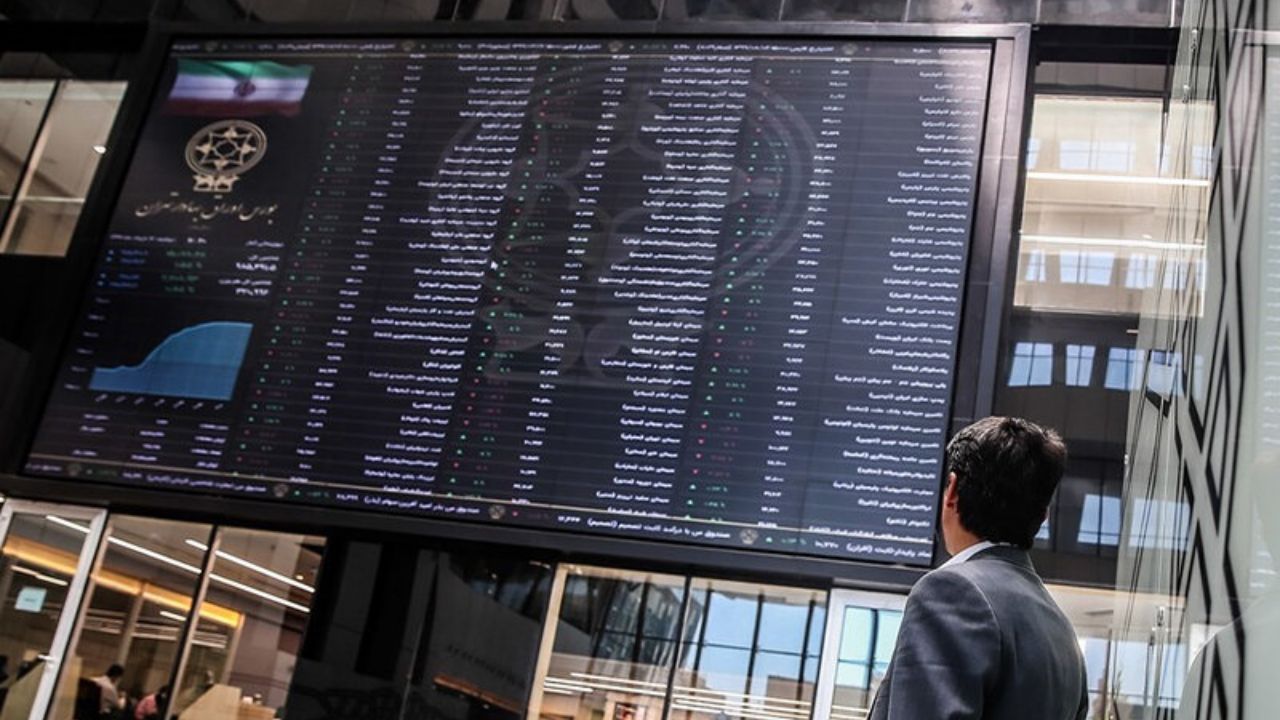 دولت و مجلس به دنبال ایجاد ثبات در بازار بورس / سهامداران رفتار هیجانی نکنند