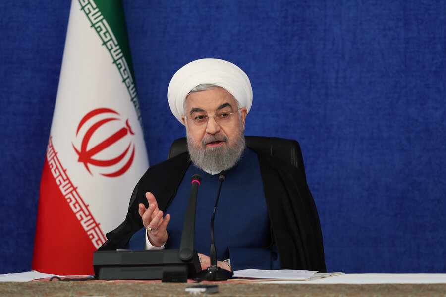 روحانی: باور کنیم در جنگ هستیم؛ آمریکا با تمام امکانات وارد شده است | نباید عده‌ای کنار نشسته و بگویند اگر دولت آنگونه رفتار می‌کرد بهتر بود