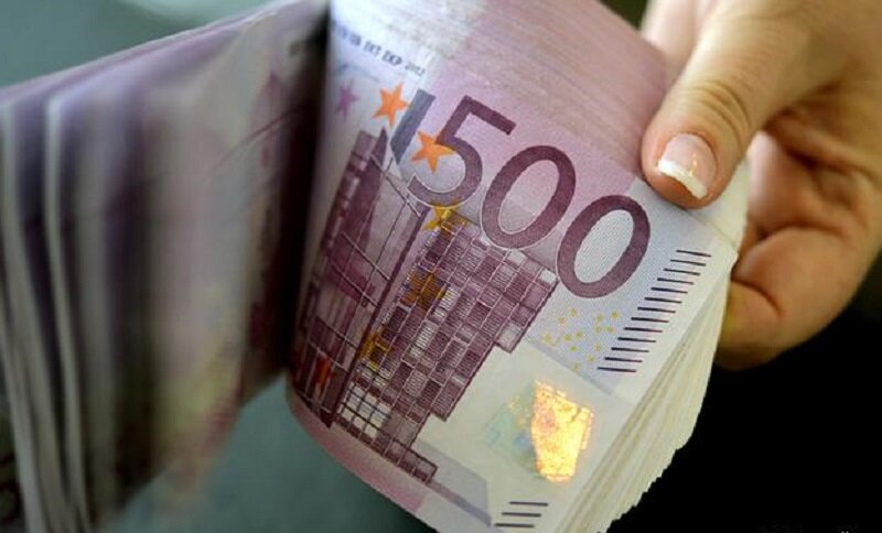 نرخ رسمی یورو و پوند کاهشی شد