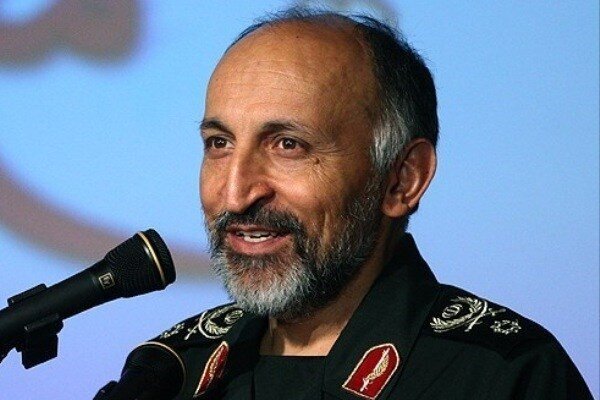 سردار حجازی به ترامپ: اگر آمریکا امن‌تر شده، چرا در پایگاه هایتان عین بید می لرزید و پیام می دهید به شما فرصت بدهیم