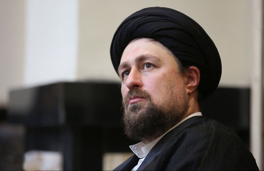 سید احمد خمینی، فرزند آیت‌الله سید حسن خمینی در واکنش به طرح نام پدرش به عنوان یکی از کاندیداهای ریاست جمهوری، گفت: هیچ عزمی در پدرم برای کاندیداتوری در انتخابات ریاست جمهوری ۱۴۰۰ نمی‌بینم.
