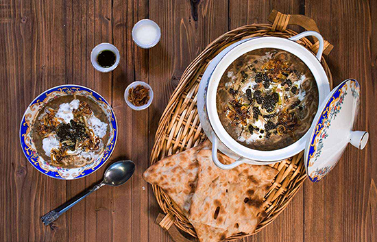 طرز تهیه آش رشته مجلسی با نکاتی برای طعم خوشتر طرز تهیه آش رشته مجلسی با نکاتی برای طعم خوشتر