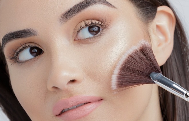 هایلایتر صورت چیست و چگونه استفاده می شود ؟