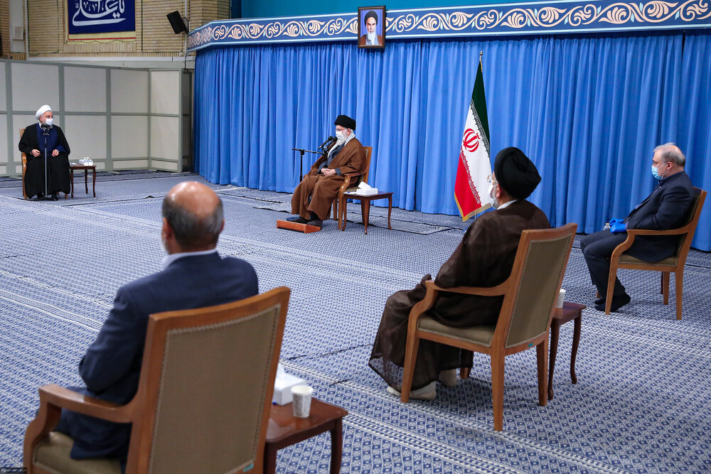 پیام حمایت قاطع رهبر انقلاب از روحانی و دولتش